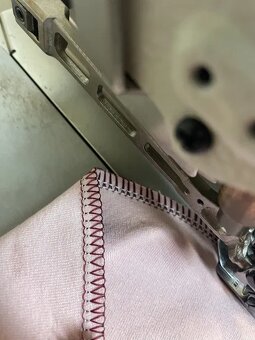 Průmyslový 4 nitný overlock Juki MO-6900 serie - 5
