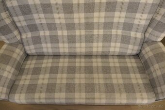 Dvoumístná pohovka - 5