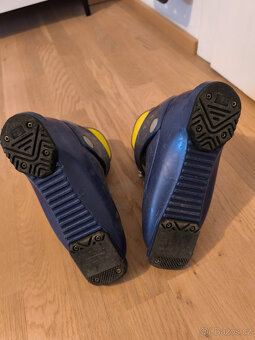 dětské sjezdové lyže + lyžáky + helma - 5