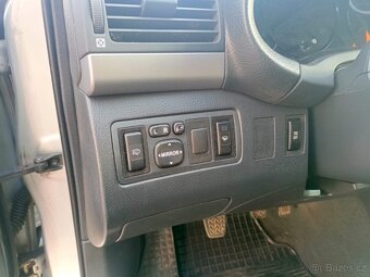 Toyota Avensis 2.2D - 5