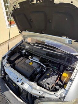Prodám Opel Zafira A, 2.0tdi,74Kw, ma 7 míst, 2003rok. - 5