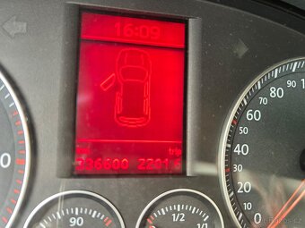 Volkswagen Touran - 5