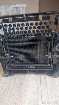 Psaci stroj Mercedes - 5