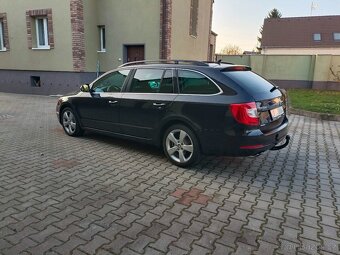Superb 2.0 Tdi 103 kW DSG combi Elegance - 5