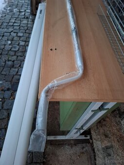 Markýza 4m bílá Thule omnistor - 5