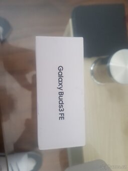 Sluchátka Samsung Galaxy Buds FE - 5