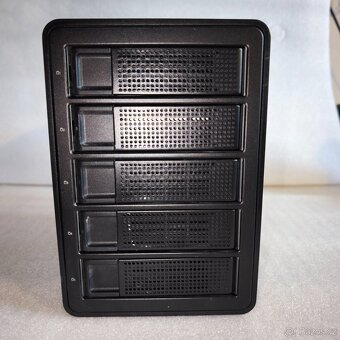 Externí boxy na 3,5" HDD - 5