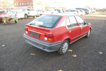 Renault 19 - 5