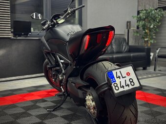 Ducati Diavel Carbon Testatretta V2 1200cm3 - 5