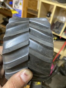 Traxxas kola 3.8" - 5