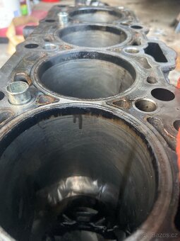 Blok motoru 1.9TDI BLS - 5