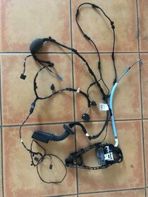 BMW X4 G02 M Paket – Tapecirung predni dvere leva strana - 5