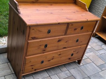 Prodám komodu IKEA Leksvik - 5