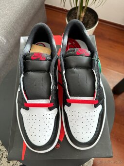 Air Jordan 1 Low OG Black Toe (2023) - 5