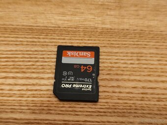 Olympus OM-D E-M10 Mark III - 5