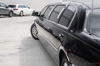 LINCOLN TOWN CAR LIMOUSINE - 5