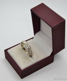 Zlatý prsten osázený kamínky bílé zlato - 5