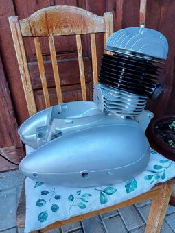 Prodám doklady na JAWA 250/353 + rám + motor - 5