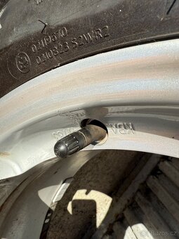 17" Elektrony 5x114,3 so zimnymi pneu 225/60 R17 - 5