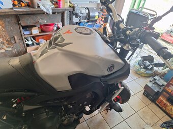 Bouraná Yamaha MT 09 - 5