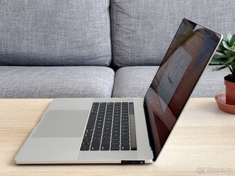 Apple MacBook Pro 15" - SSD 1TB - 100% STAV NOVÉHO - 5