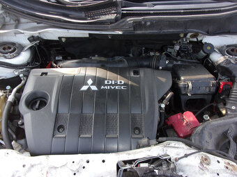Mitsubishi ASX - 5