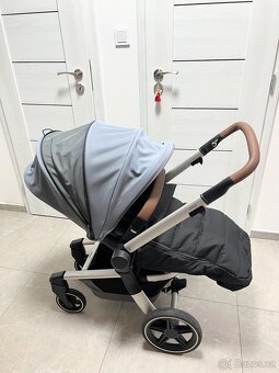 Sportovní kočárek Joolz Hub šedý s nánožníkem - 5