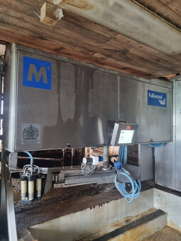 dojicí technika na krávy - 5