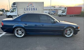 BMW E38 - 5