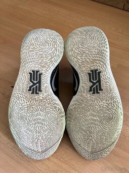 Nike Kyrie Low 2 - 5