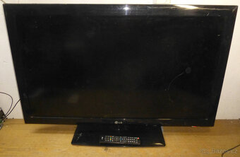 Full HD LCD televize 107 cm LG 42 palců, nemá DVBT2 - 5