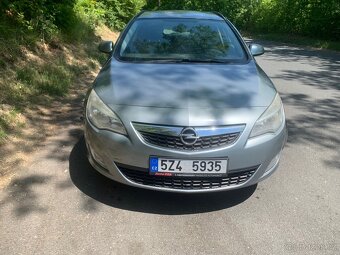 Opel Astra 2011 - 5