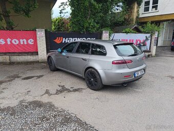 Alfa Romeo 159 1.9 JTD 88 kW r.v.2010 - 5