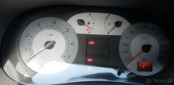 RENAULT THALIA 1,2 16V 55kW najeto 23,000 km - 5