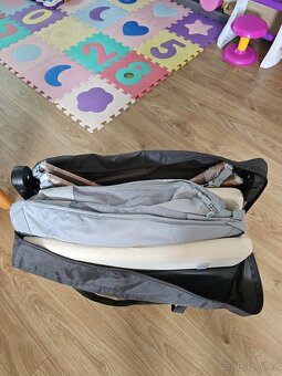 Cestovní postýlka Maxi Cosi Iris Essential Gray - 5
