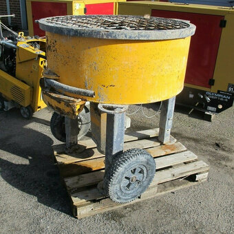 Míchačka betonu s nuceným chodem Baron E 300, rok výroby 201 - 5