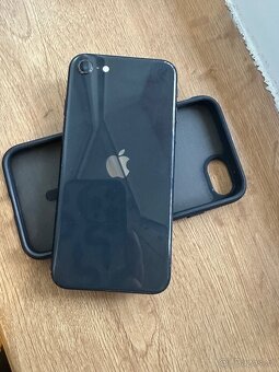 Apple iPhone SE 2020 64 GB , nová baterie 100% - 5