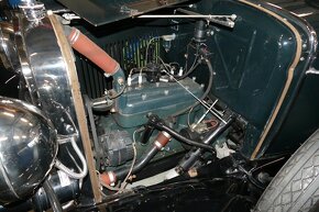 1931 Ford Model A Roadster DeLuxe - 5
