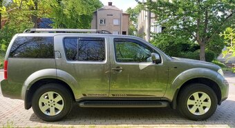 Nissan Pathfinder - 5