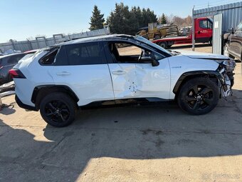 Toyota Rav 4 2.5i HYBRID 4x4 aut. Selection 2020 - 5