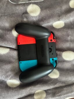 Nintendo Switch - Neon Red&Blue Joy-Con - 5