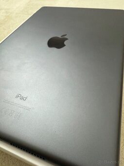 IPad 8 generace vesmírně šedá - 5