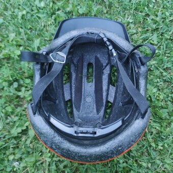 Pěkná MTB Přilba BELL na horské/enduro kolo - 5