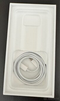 Prodám IPhone SE 2020 128GB Black - 5