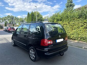 Volkswagen Sharan 1.9 TDi Facelift Highline - 5