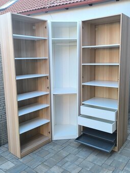 Prodám rohovou šatní skříň PAX - 5