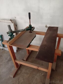 SPODNÍ FRÉZKA S ODSÁVÁNÍM A PODAVAČEM - 5