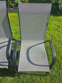 čtyři stohovatelné židle - 5