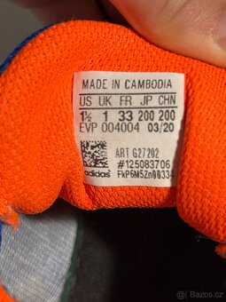 Adidas dětské sálové boty - 5
