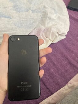 prodávám iphone 7 - 5